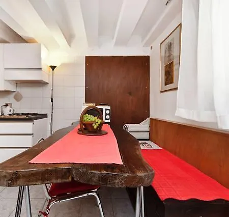 Apartment Casa Letizia *